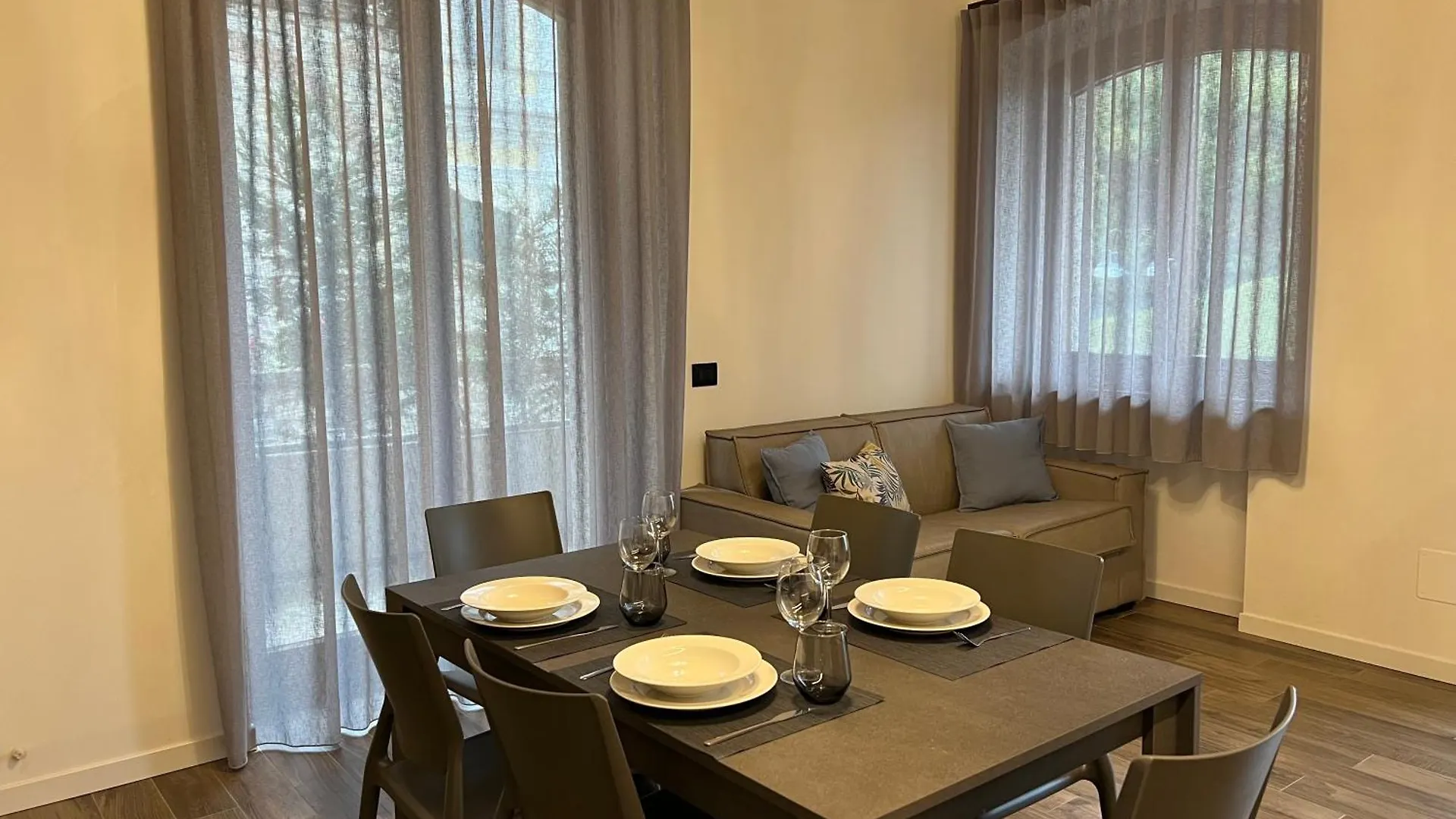 Apartment Holiday Homes Viadanica Italy